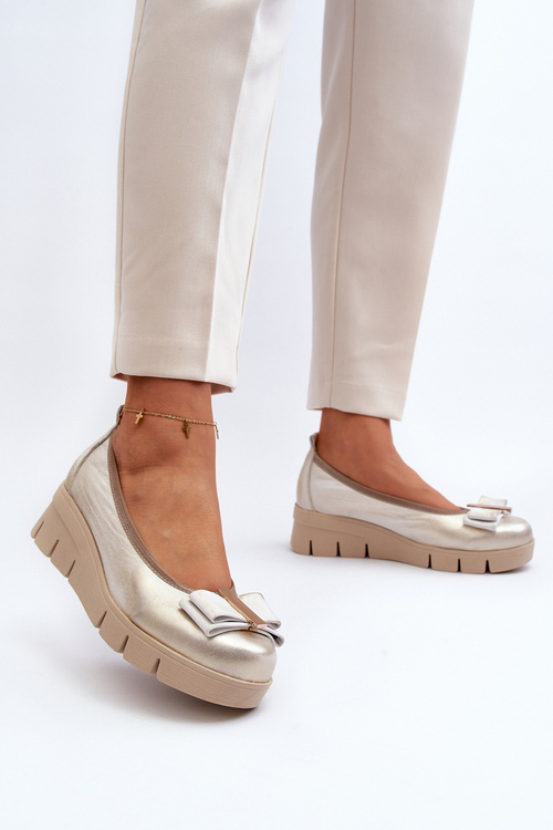 Kozačky ze syntetické kůže na platformě s ozdobou Zlaté Lewski 3384