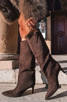 Odstíny hnědé a béžové