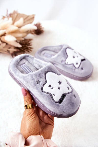 Detské papky izolované sivé hviezdy Nelli