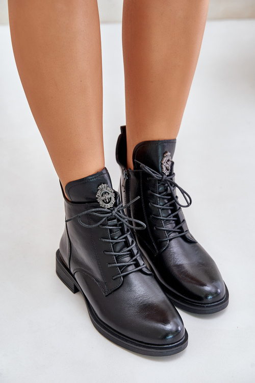 Zateplené čižmy na plochom podpätku s ozdobou čierne Leonise