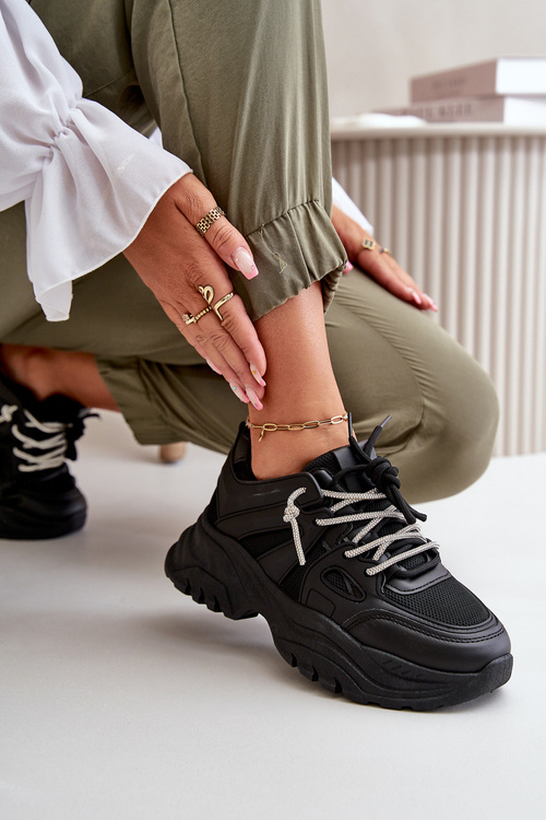 Dámske Tenisky Na Masívnej Podošve S Ozdobným Šnurovaním Čierne Relissa