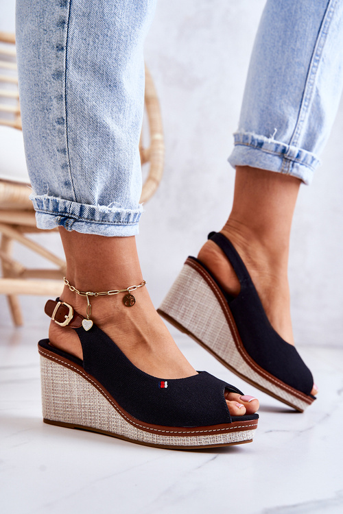 Dámské pohodlné sandály s přezkou Černá Thallas