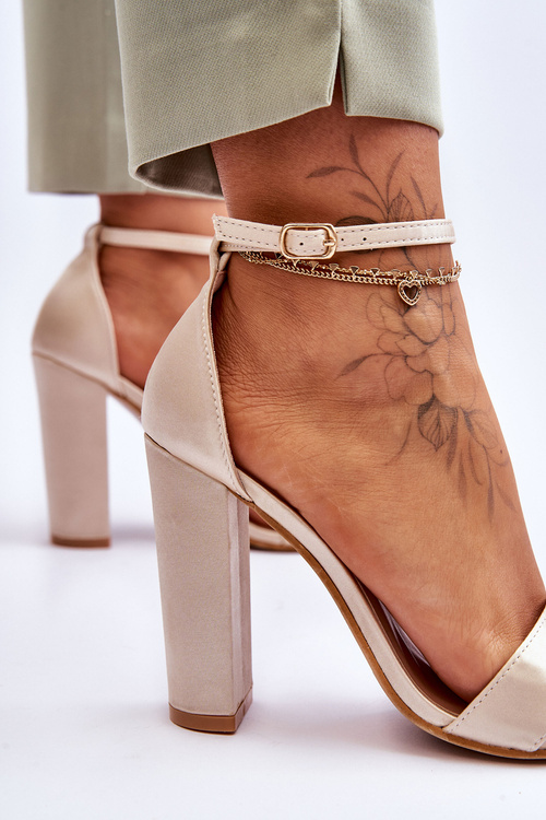 Saténové sandály na vysokém podpatku Béžove Linsy