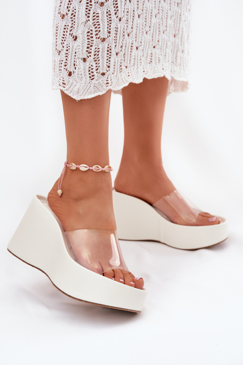 Dámské sandály na klínu s průhledným páskem bílé Zolretia