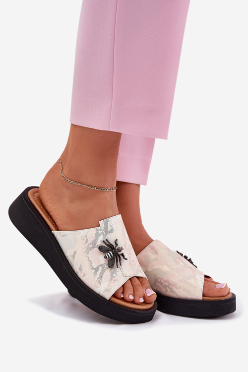 Dámské kožené pantofle s broží Vinceza 66752 béžové