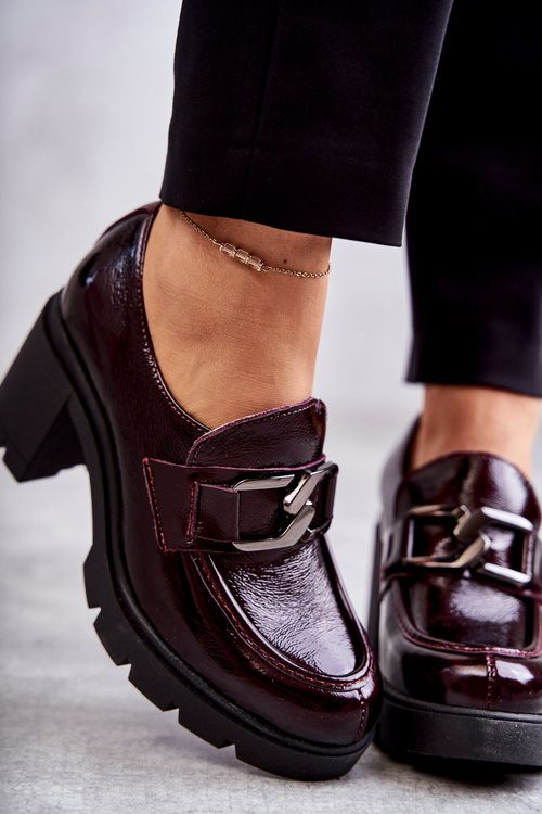 Elegantné topánky na stĺpi