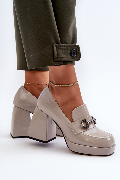 Lakové dámské polobotky na podpatku šedé D&A MR38-906