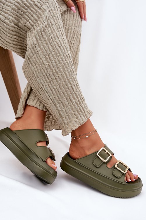 Dámské pantofle na platformě se zlatými sponami zelené Zorila