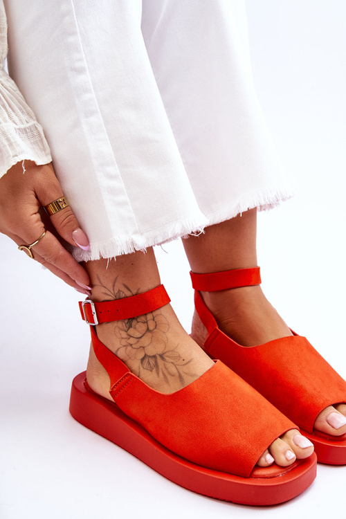 Pohodlné dámske sandále na plošine tmavej oranžovej farby