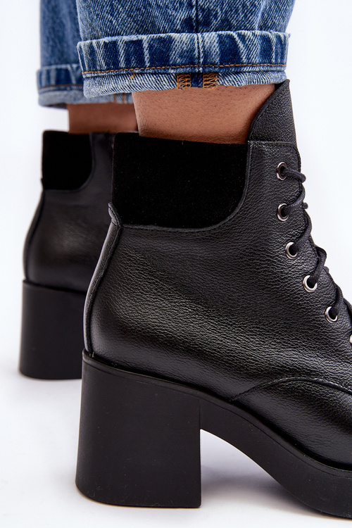 Dámske kožené topánky na čiernom lemacera Post