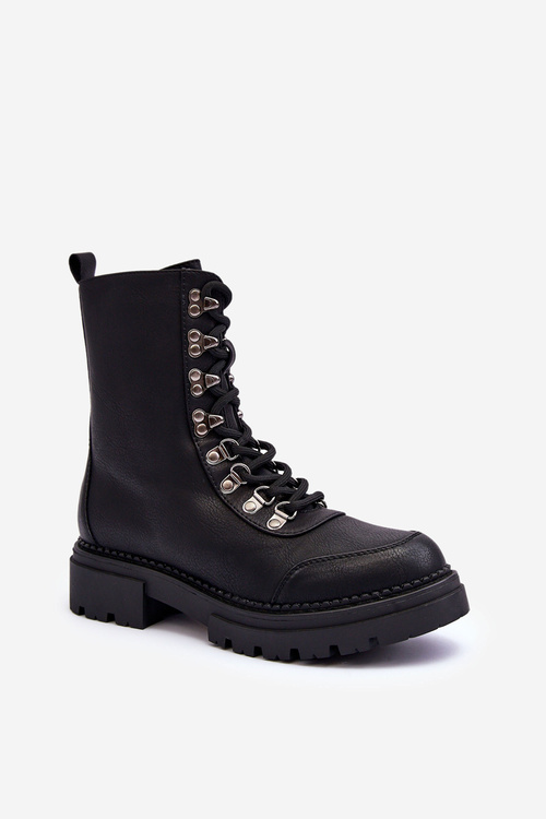 Čierne kožené topánky izolované danae