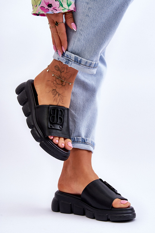 Dámska kožená platforma žabky s dekoráciou čierny Monroe