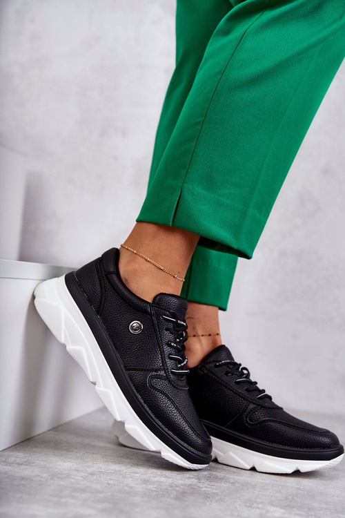 Dámske čierne športové topánky v Camrose.