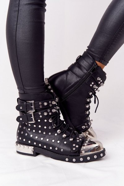 Izolované topánky žien s čiernymi kamienkami Lu Boo