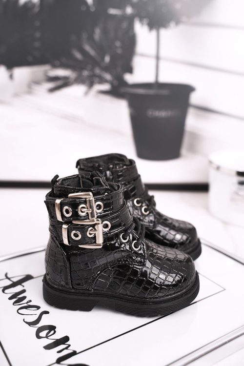 Detské topánky izolované s kožušinou lakovanou čiernou valentinou