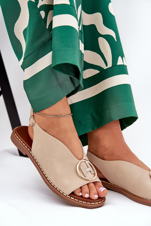 Ploché elegantní sandály s ozdobou béžové Iseliria