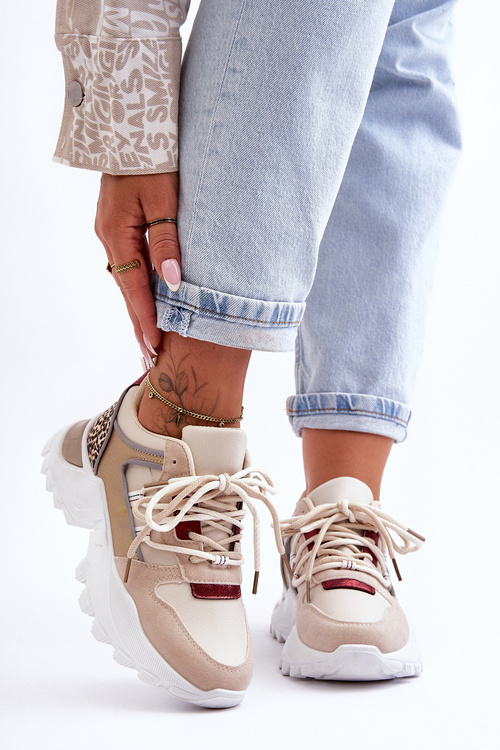 Športové topánky na masívnej béžovej béžovej corene