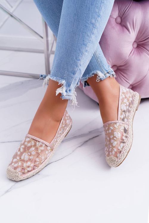 Vrecia Flogs Rede Mocks Woders v kvetoch