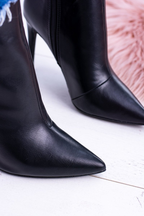 černé boty na pin Remos