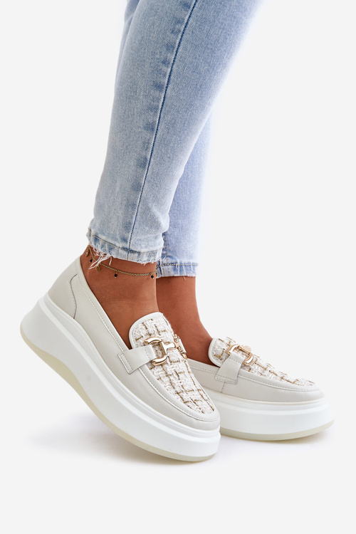 Kožené dámské mokasíny na platformě se zlatou ozdobou 89105 Vinceza světlobéžové