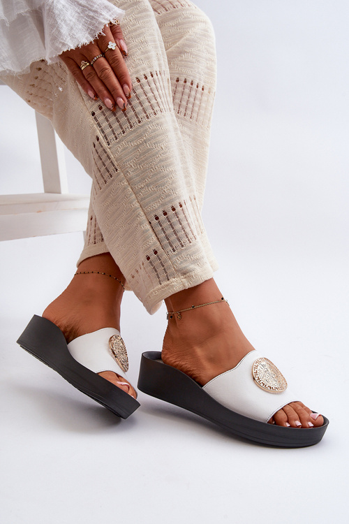 Zazoo 2920 Kožené Dámske Sandále Na Klinu S Zlatým Detailom Biele Zazoo 2920