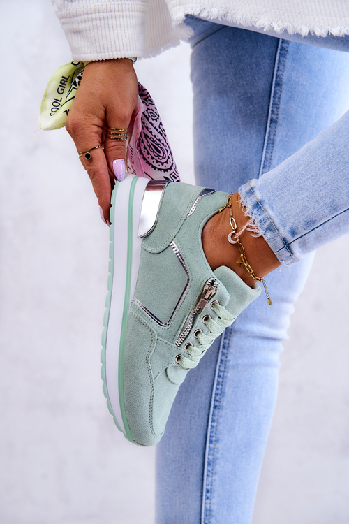 Suede Sports Shoes na svetlozelenej platforme Riverside