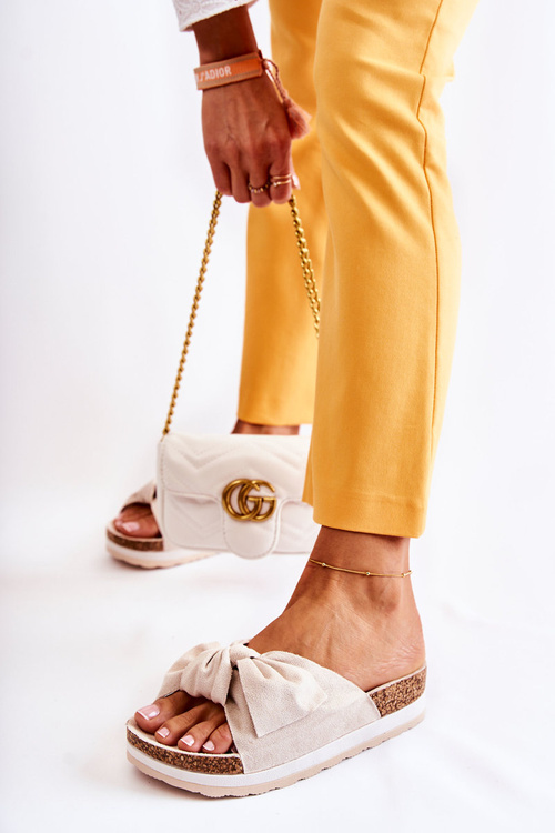 Papuče na tak pohodlnej béžovej platforme