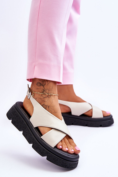 Módne sandále na platforme Chester Beige