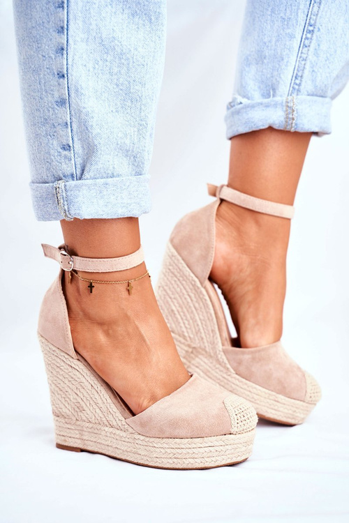 Avokádo béžové sandále s klinom