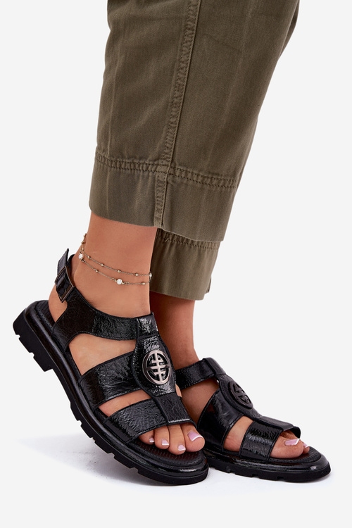 Kožené dámske sandále lakované s ozdobným detailom Artiker 56C0691 čierne