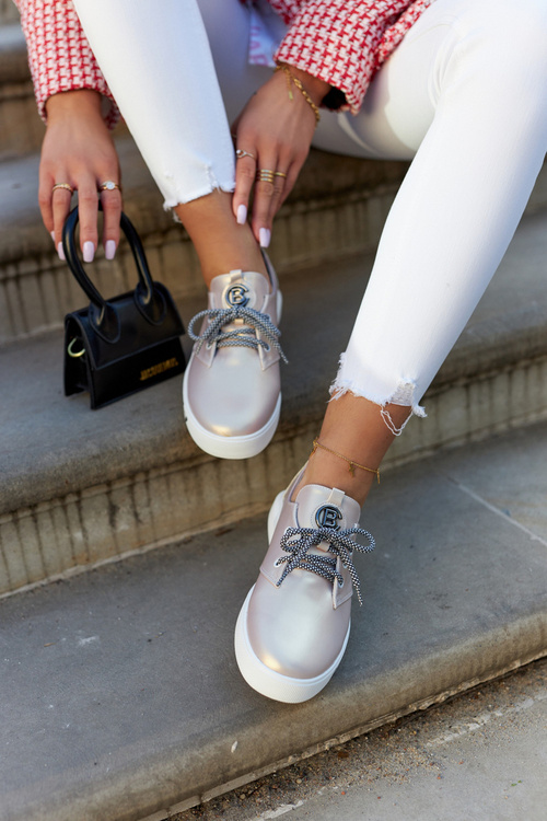 Dámské kožené tenisky s zdobením metalickou růžovou Carrey