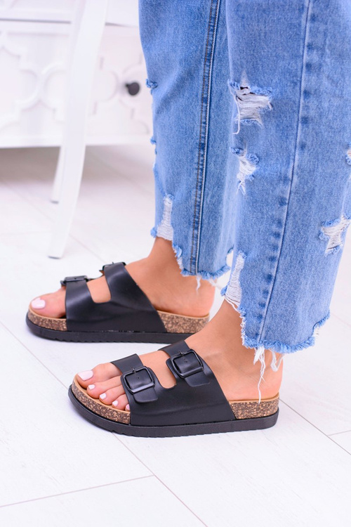 Dámske čierne žabky s ferónovými zástrčkami