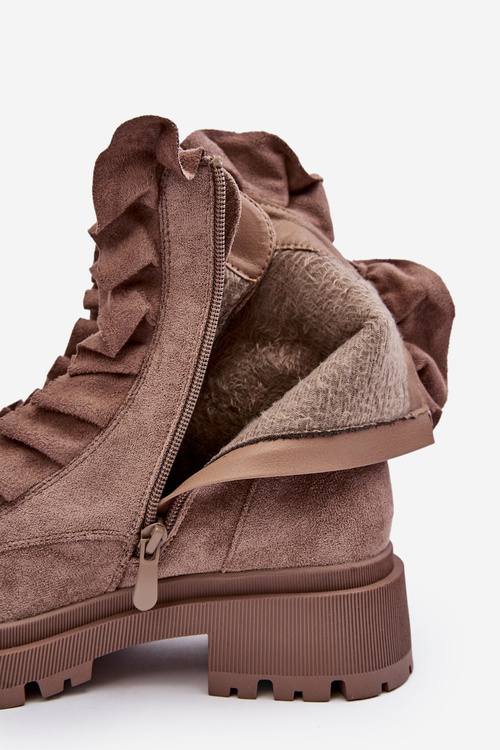 Suve Izolované topánky s plochým zakotveným tmavými béžovými zložkami