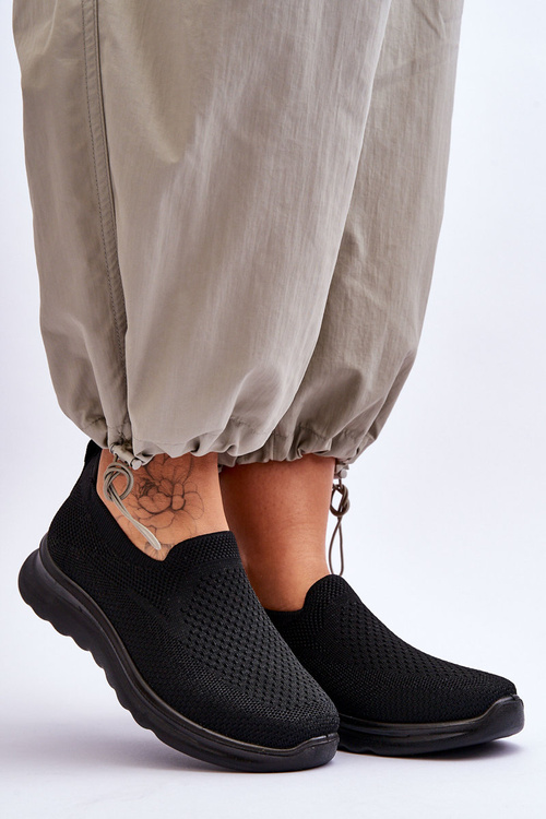 Dámske materiálne tenisky v čiernom Adior