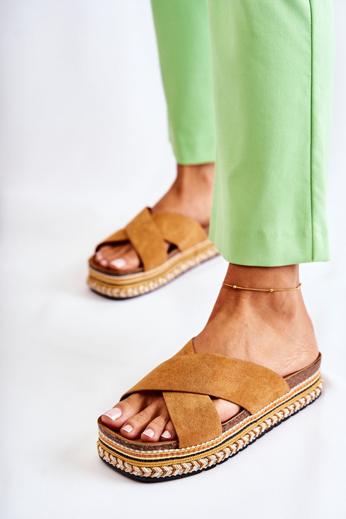 Dámské semišové pantofle na platformě Camel Jossie