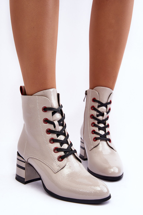 Lakované boty na podpatku SBarski MR870-49 světle šedé