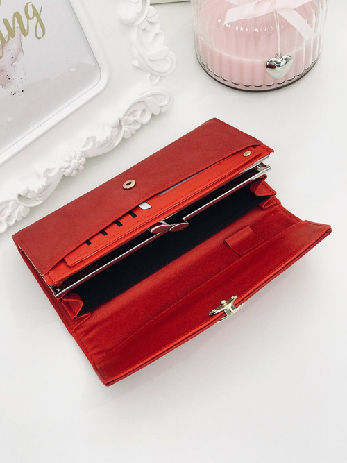 Veľká dámska červená peňaženka so srdcom