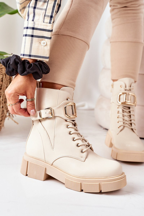 Izolovaní pracovníci so zlatou sponkovou béžou Maybelle