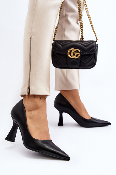 Klasické čierne kolíky Delimena Spitz