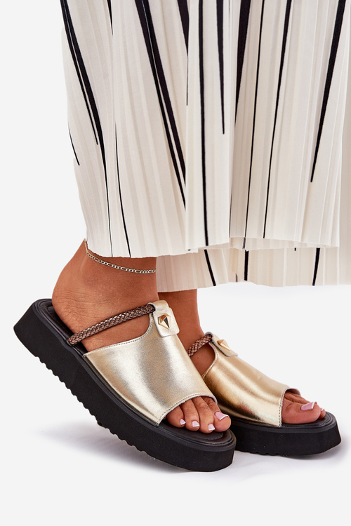 Dámské kožené sandály na platformě se zdobným páskem D&A MK51-475 Zlaté