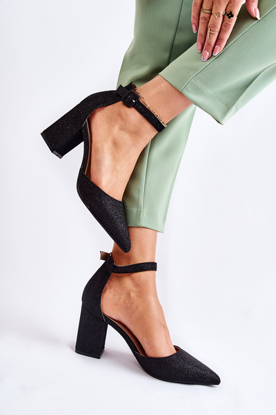 Lesklé lodičky Na Baru černé  Amira