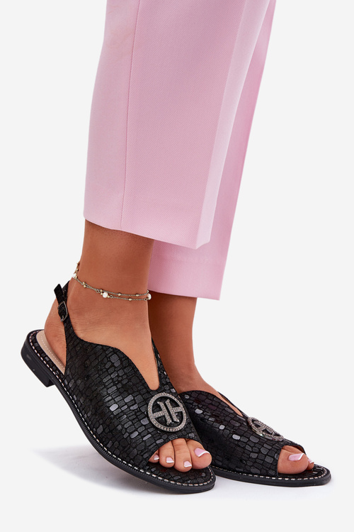 Kožené sandále na plochom podpätku s ozdobou S.Barski KV51-094 čierne