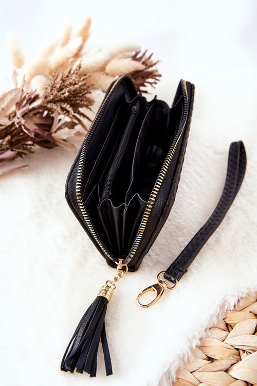 Prešívaná peňaženka s lemovanou čiernou farbou