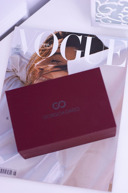 Dámske hodinky Giorgio Dario s trblietavými dvoma zlatými náramkami