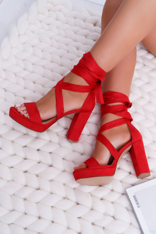 Dámske sandále na poštovej platforme zviazané červené lafiesta