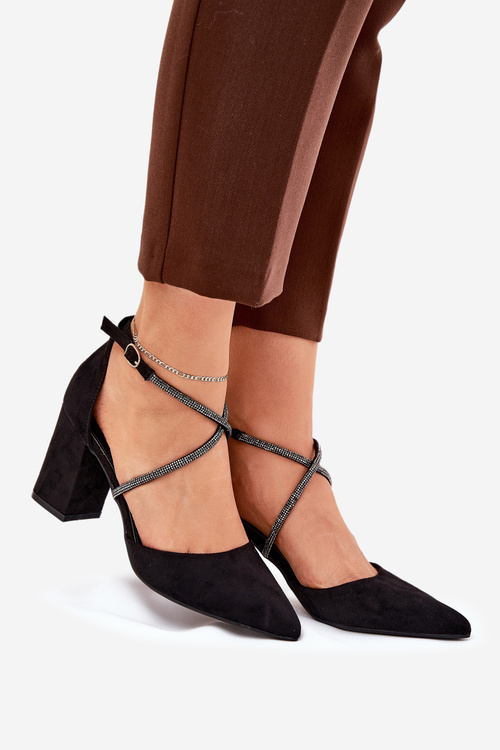 Lodičky Se Špičatými Nosy A Ozdobenými Pásky Na Podpatku Černé Verithas