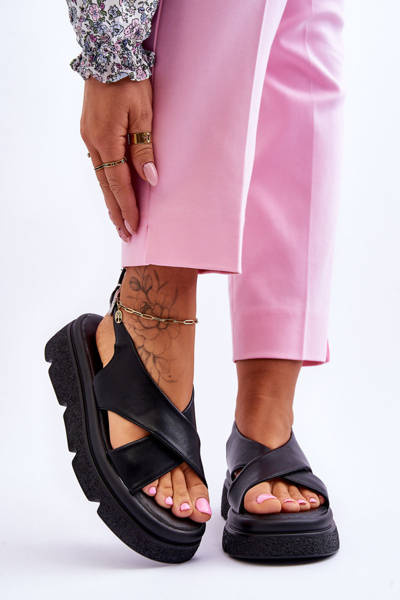 Módne sandále na platforme Black Chester