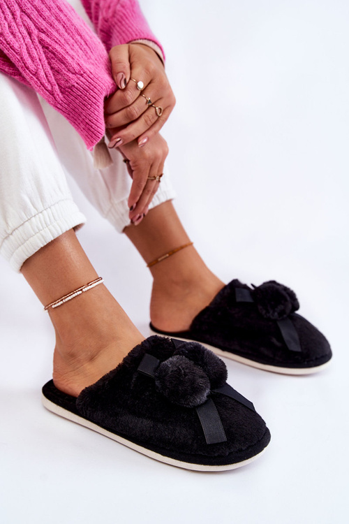 Dámské kožešinové pantofle s bambulí Černé Castello
