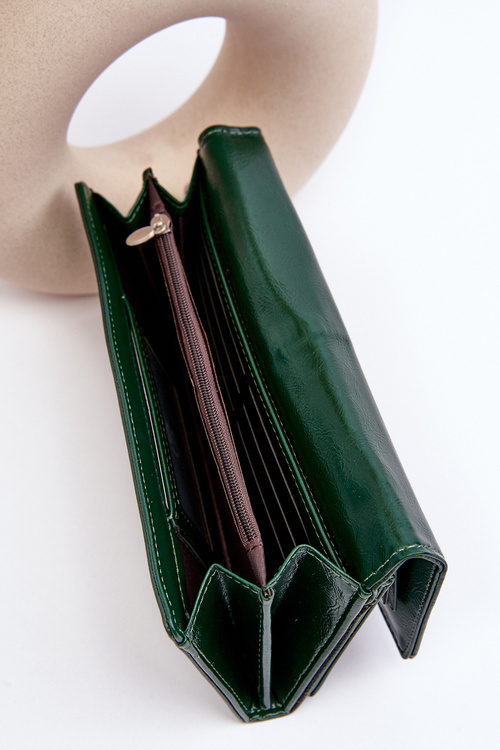 Dámska peňaženka pripevnená magnetom tmavej -zelenou harlom