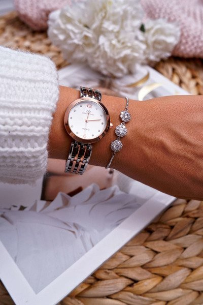 Dámsky náramok na reťazci strieborného ferin